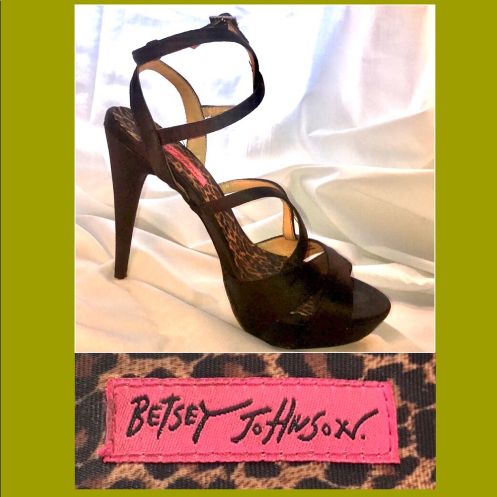 Betsey Johnson Satin Heels Sz 9M EUC